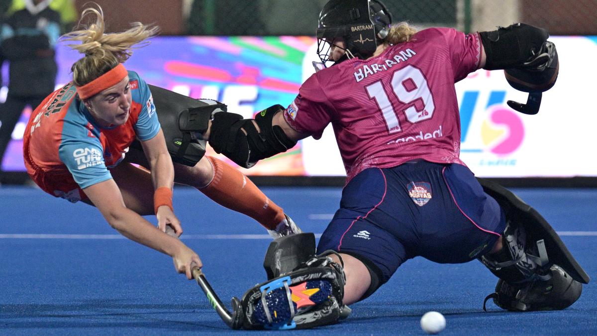 Womens Hockey India League Delhi Sg Pipers Salvages Pride